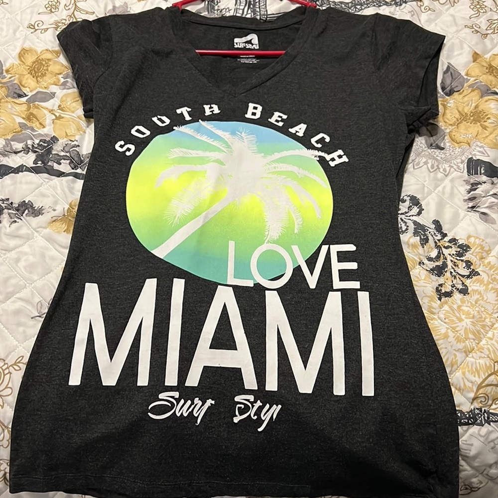 Grey, love miami tee
